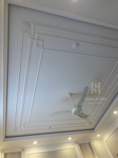 Pop For Kitchen Ceiling, Pop Roof Design For Bedroom, Pop Celling Design Bedrooms, Pop Design For Room Roof, Pop Roof Ceiling Design, Roof Pop Design For Bedroom, Pop False Ceiling Design For Bedroom, Roof Pop Design, Cornish Design