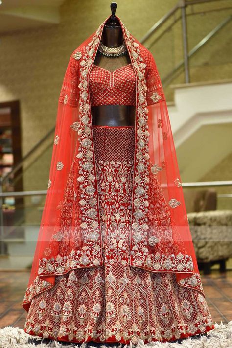 Savya Sachi Lehenga, Rajasthani Bride, Bride Collection, Bridal Lehenga Online, Designer Bridal Lehenga Choli, Mehndi Night, Bridal Lengha, Red Bridal Dress, Bridal Lehenga Designs