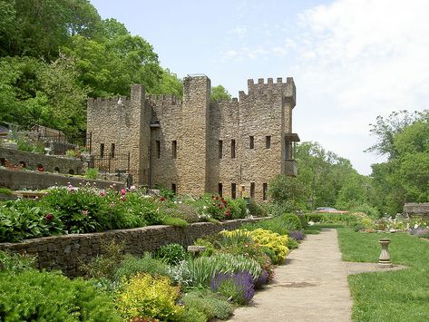 Loveland Castle, Castle Construction, Loveland Ohio, Castle Museum, American Castles, Ohio Travel, European Castles, Fabulous Diy, Most Haunted