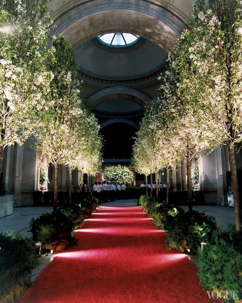 Inside the Met Gala: A Look Back at a Decade of Stunning Met Gala Interiors | Vogue Grand Entrance Wedding, Unique Event Ideas, Party Planning 101, Gala Decorations, Event Entrance, Gala Themes, Prom Themes, Gala Ideas, Gala Party