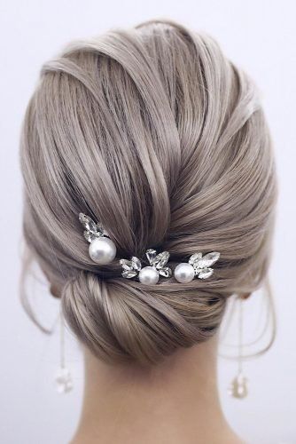 Wedding Updos For Short Hair That Arent Boring ★ wedding updos for short hair elegant low bun with hairpin tonyastylist Wedding Updos For Short Hair, Updos For Short Hair, Bridal Hair Pins Pearl, Bridesmaid Hair Pins, Wedding Hair Up, Wedding Updos, Mother Of The Bride Hair, Short Hair Lengths, Hairstyle Inspiration