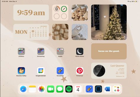 beige christmas aesthetic ios background Christmas Ipad Layout, Ipad Wallpaper Organizer, Aesthetic Homescreen Ipad, Ipad Wallpaper Winter, Beige Christmas Aesthetic, Mac Customization, Aesthetic Ipad Homescreen Layout, Ipad Inspiration, Ipad Organization