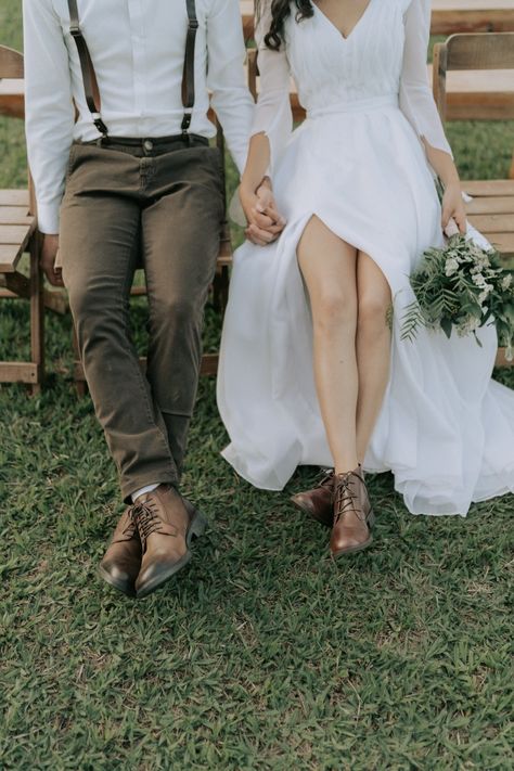 Whimsical Wedding Attire Men, Rustic Wedding Shoes Brides, Boho Groomsmen Attire Bohemian, Elopement Groom Attire Casual, Whimsical Groom Attire, Groom Boots, Formalite Dress, Groom Outfits Wedding, Hipster Wedding Ideas