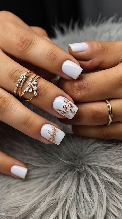 january nails Trendy January Nails, January Nails Ideas, Nails For Work, Short French Tip Nails, Statement Nail, Winter Manicure, Festive Nail Art, January Nails, Cute Christmas Nails