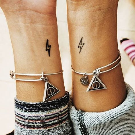 Lightning Bolt Besties Cute Best Friend Tattoos, Matching Bff Tattoos, Matching Friend Tattoos, Romantic Tattoo, 16 Tattoo, Tattoo Placements, Matching Best Friend Tattoos, Tattoos Infinity, Bestie Tattoo