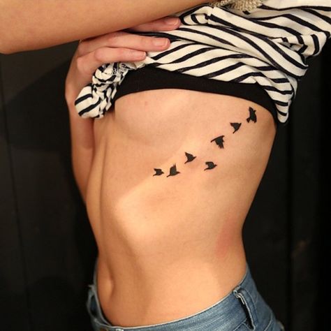 Fernweh Tattoo, Bird Tattoo Ribs, Bird Silhouette Tattoos, Small Rib Tattoos, Delicate Tattoos For Women, Bird Tattoos For Women, Cage Tattoos, Vogel Tattoo, Rib Tattoos For Women