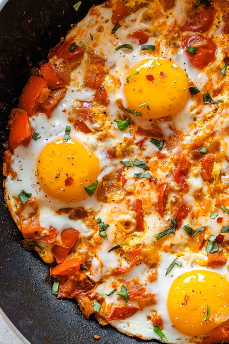 This Persian Omelette is a breakfast delight. It combines eggs, tomatoes, and onions sautéed with turmeric for a unique and delicious flavor. Persian Omelette, Cooking With Turmeric, Eggs Dinner, Omelette Recipe, Fried Eggs, Boiled Egg, Egg Breakfast, Savory Breakfast, Breakfast Brunch Recipes