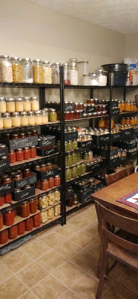 Small Canning Pantry, Root Cellar Basement, Basement Food Storage Ideas, Canning Cellar, Homesteading Pantry, Canning Jar Storage Ideas, Canning Pantry Storage, Walk In Closet Designs Layout, Mason Jar Storage Ideas