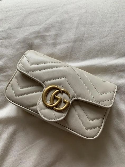 [Review] Gucci Marmont Super Mini (White) from Orange Sofa/Couch Factory – Repladies Wiki Gucci Marmont Super Mini, Marmont Super Mini, Orange Sofa, Gucci Marmont, Prada Shoes, Perfect Bag, Bar Design, Small Bag, Beige Color