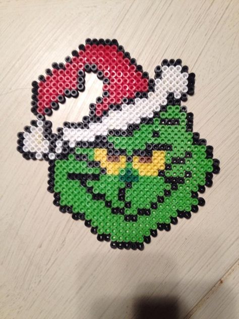 The Grinch Perler Beads Grinch Perler Beads, Christmas Perler Beads, Pearl Beads Pattern, Beads Pattern, Hamma Beads, Melty Beads, Bead Ideas, Crafts With Pictures, Perler Beads Designs