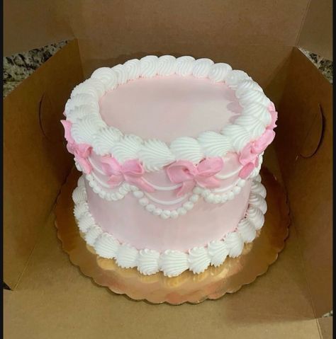 Simple But Pretty Birthday Cakes, Simple Cute Cakes Birthdays, 21st Cake Ideas Simple, Cute Rectangle Cake Ideas, Pink Birthday Cake Decorations, Light Pink And White Birthday Cake, Small Two Layer Cake, Croquette Birthday Cake, 18th Birthday Cake Square