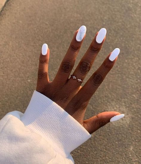 Nail Polish For Dark Skin, Best White Nail Polish, Nails Dark Skin, Dark Skin Nail Polish, Zebra Nail Art, White Gel Nails, Nails Dark, Colors For Dark Skin, White Glitter Nails