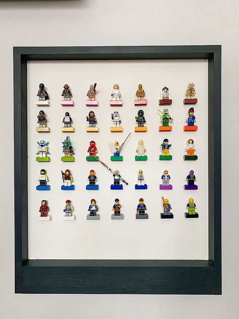 Lego Figure Display, Diy Lego Display, Lego Hat, Diy Lego, Lego Display, Lego Table, Lego Diy, Lego Lovers, Lego People