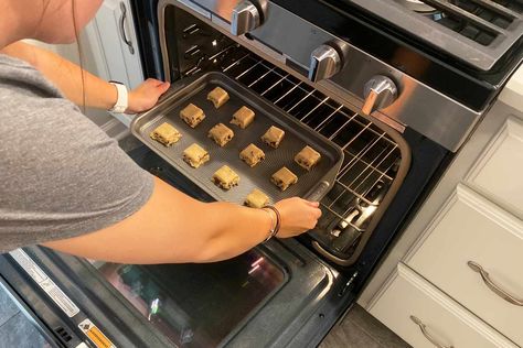 Otis Spunkmeyer Cookies, How To Bake Cookies, Recipe Copycat, Cookie Dough Frosting, Healthy Fruit Desserts, Butterscotch Cookies, Perfect Cookies, Alfredo Sauce Recipe, Walnut Cookies