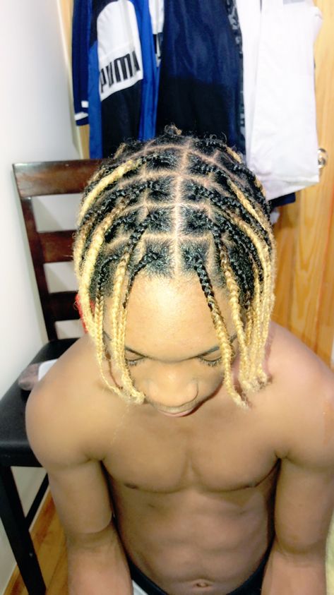 Ombre black and blonde box braids male Dyed Braids Men, Blonde Braids Men, Male Box Braids, Box Braids Male, Braids Men Hairstyles, Black And Blonde Box Braids, Marketing Outfit, Boys Dyed Hair, Brown Box Braids