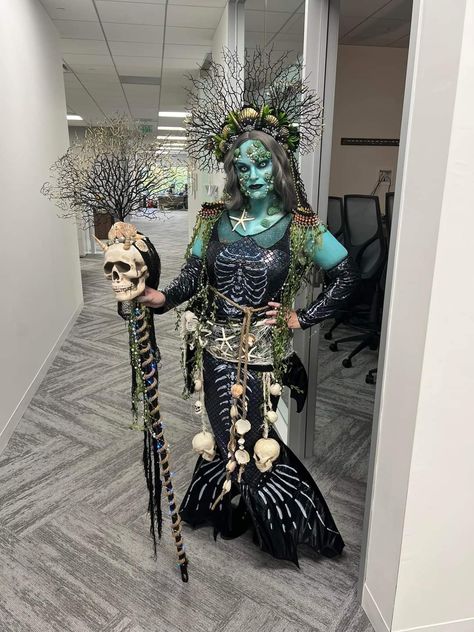 Evil Mermaid Costume Diy, Mermaid Witch Costume, Skeleton Mermaid Costume, Sea Hag Costume, Sea Costume Diy, Pirate Mermaid Costume, Posiden Costume, Dead Mermaid Costume, Sea Queen Costume