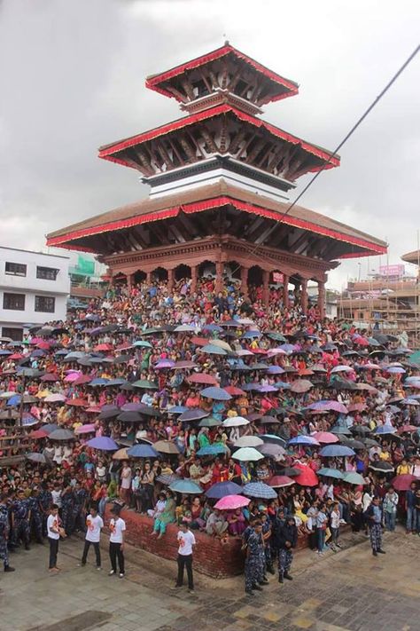 Crowd for watching Indra jatra festival at Thulo mandir, Basantapur. #Kathmandu #Nepal Indra Jatra, Nepal, Dolores Park, Umbrella, Street View, Festival, Travel, Quick Saves