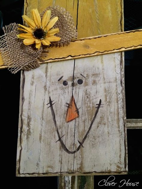 Clover House: Fence Picket Scarecrow Picket Scarecrow, Fall Pallets, Reversible Blocks, Fence Picket, House Fence, Fall Wood Crafts, Garden Diy Ideas, Fence Pickets, Halloween Wood Crafts