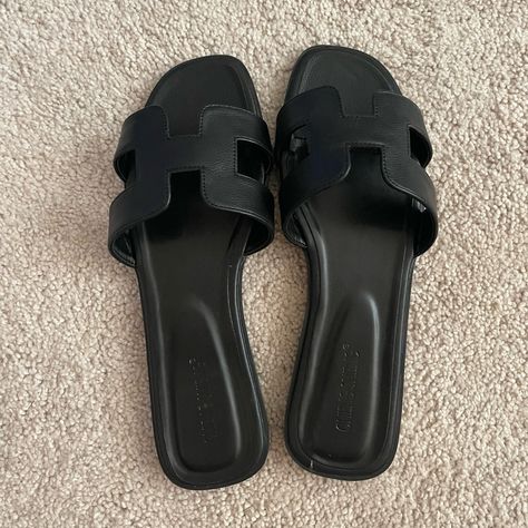 Black Flat Sandals/ Slippers New Never Worn Fancy Sandals Black, Cute Black Sandals Flats, Flat Sandals Black, Ladies Flat Slippers, Black Slippers Flats, Slippers Womens Flats, Ladys Shoes, Slippers For Ladies, Shoes For Women Sandals