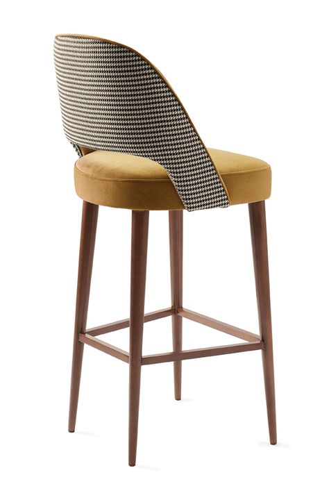 MODERN CHAIR| Ava bar chair | www.bocadolobo.com/ #modernchairs #chairideas Bar Chairs Design, Chaise Haute Bar, Kursi Bar, Modern Stools, Modern Chair, Style Deco, Bar Chair, Diy Chair, Kitchen Stools