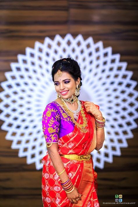 Puberty Poses, Bride Stills, Hindu Wedding Photos, Traditional Poses, Marriage Girl, Bride Shoot, Marriage Poses, Marriage Stills, Saree Function