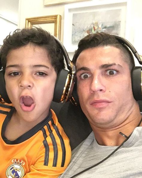 Pin for Later: 15 Times Cristiano Ronaldo and His Son, Cristiano Jr., Were Total Twins When They Wore the Same Live Life Loud Headphones Cristiano Ronaldo Style, Ronaldo Pictures, Cr7 Vs Messi, Cristiano Jr, Cr7 Jr, Cristino Ronaldo, Cristiano Ronaldo Junior, Ronaldo Junior, Ronaldo Real Madrid