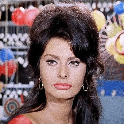 Sophia Loren Fans on Instagram: “Sophia in Boccaccio ‘70 ❤️ #SophiaLoren #Icon #Legend #Actress #Talent #Beauty #Grace #Elegance #Class #Timeless #Movie #Film #Picture…” Sofia Loren Aesthetic, Italian Makeup, 1960s Makeup, Sofia Loren, Old Hollywood Glam, Italian Beauty, Italian Actress, Old Hollywood Stars, Marlene Dietrich