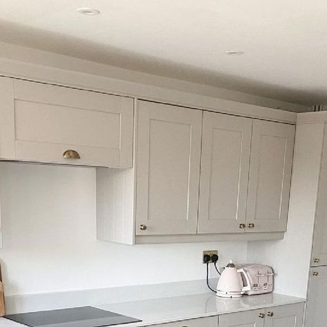 Wren Kitchens on Instagram: "Transformation Tuesday goes to @little.house.big.garden with this incredible Shaker makeover! The harmonious pairing of Cashmere cabinetry and Quartz worktops brightens the room, creating a beautiful open space. - Shaker 5 Piece in Cashmere Grain - Xena Quartz in Capri #wrenkitchens #wrenovation #cashmerekitchen #shakerkitchen #shakerstyle #shaker5piece #quartzworktops #capriquartz #openplankitchen #kitchenstyling #beforeandafter #kitchenbeforeandafter" Mushroom Shaker Kitchen, Wren Shaker Kitchen, Wren Cashmere Kitchen, Wren Cashmere Shaker Kitchen, Wrens Kitchen, Wren Kitchen Shaker, House Big Garden, Ivory Shaker Kitchen, Cashmere Shaker Kitchen