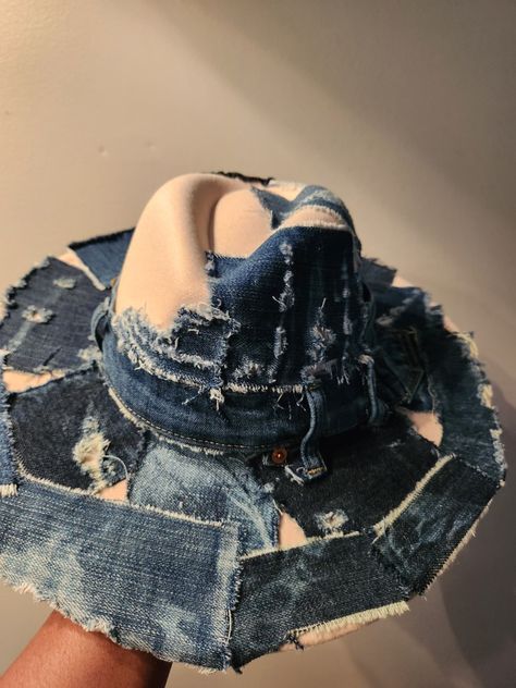 Denim Cowboy Hat, Blue Fedora Hat Outfit, Denim Hats, Diy Hats, Dressy Hats, Classy Hats, Jean Hat, Denim Crafts Diy, Custom Bridesmaid Dress