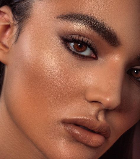 Natasha Denona on Instagram: “NEW MINI BRONZE & GLOW ⭐️⭐️⭐️⭐️⭐️⭐️ #natashadenona Ph @dvirka2 Md @oranefergan #ndminis #minibronzeandglow #glow #bronze #makeup” Bronze Makeup Look, Bronze Makeup, Lighter Skin, Natasha Denona, Powder Highlighter, Blush Palette, Blush Brush, Makeup Trends, Brown Eyes