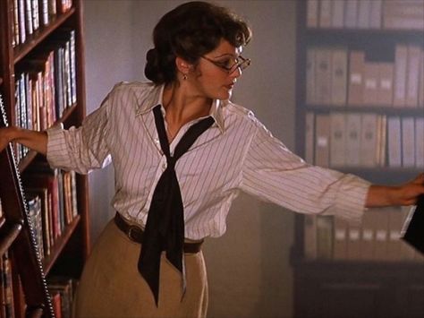 To celebrate National Libraries Day 2016, staff at the BFI Reuben Library nominate their top 10 librarians in film and television. Rachel Weisz, 40s Mode, Mummy Movie, Librarian Style, Librarian Chic, Fashion 90s, Dark Academia Fashion, Academia Fashion, The Mummy