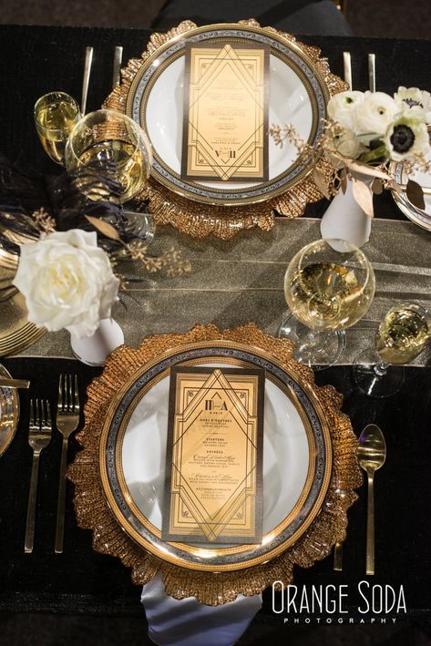 Great Gatsby Ideas Decoration, Great Gatsby Garden Wedding, Great Gatsby Style Wedding, 1920s Style Wedding Decor, Great Gatsby Souvenir, Art Deco Wedding Centerpieces Diy, Art Deco Dinner Table, Great Gatsby Inspired Wedding, 1920s Wedding Theme Gatsby