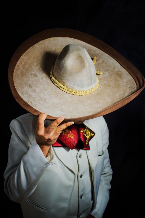 #Copyright #Musica #Mariachi #Artistas #Sombrero #Charro #Trabajo Mariachi Hat, Mexican Culture Art, Mexican Men, Mexican Dresses, Cover Up Tattoos, Mexican Culture, Mexican Art, Cash Flow, Vintage Aesthetic