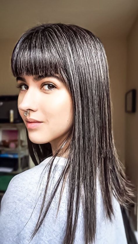 Beautiful natural salt and pepper hair on this beautiful young woman. Grey Hair Wig, Pepper Hair, Grey Hair Don't Care, Salt And Pepper Hair, Grey Hair Inspiration, Gray Hair Growing Out, Short Human Hair Wigs, Natural Gray Hair, Transition To Gray Hair