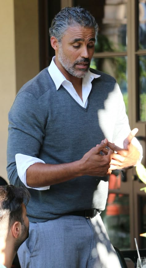 The distinguished older man..aka Rick Fox Rick Fox, Silver Foxes Men, Vanessa Williams, Handsome Older Men, Older Man, Let Me Love You, A Love Story, Black Men Fashion, Well Dressed Men