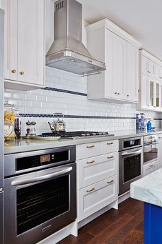 How To Renovate With No Regrets | Sarah Richardson Design-instead of double wall ovens, buy two single ones and install them below the counter on either side of the cook top!! GENIUS!! Kosher Kitchen, Oven Cabinet, Sarah Richardson Design, Kitchen Planning, Double Ovens, Wall Ovens, 2024 Kitchen, Sarah Richardson, Single Wall Oven