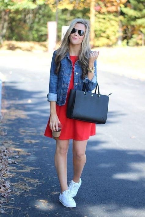 Red Outfit Casual, Denim Jacket With Dress, Mode Casual, Dress With Sneakers, Dress Red, Best Fashion, Mode Outfits, Outfits Casuales, Moda Casual