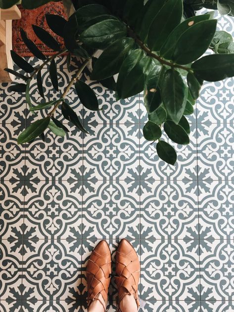 Sunday Vibes, Home Design Inspiration, Bright Kitchens, Moroccan Tiles, Tile Inspiration, Moroccan Tile, Gorgeous Kitchens, Moroccan Decor, Moroccan Style