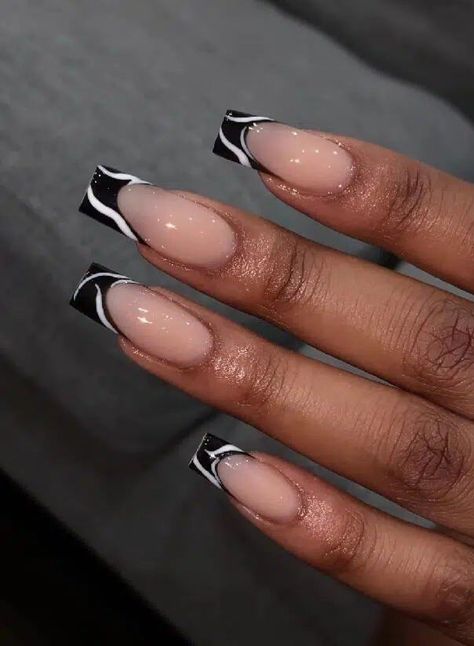 V Tip French Nails, Cat Woman Nails, Nail Designs Simple, Black French Tip, Bday Nails, Cat Woman, Black Nail Designs, Black French, Black Nail