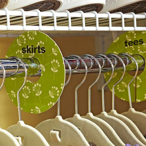 Clothes Drawer Dividers, Diy Clothes Dividers, Closet Dividers Diy, Clothing Dividers, Craft Storage Drawers, Organize Clothing, Closet Labels, Kids Clothes Storage, Kids Clothes Organization