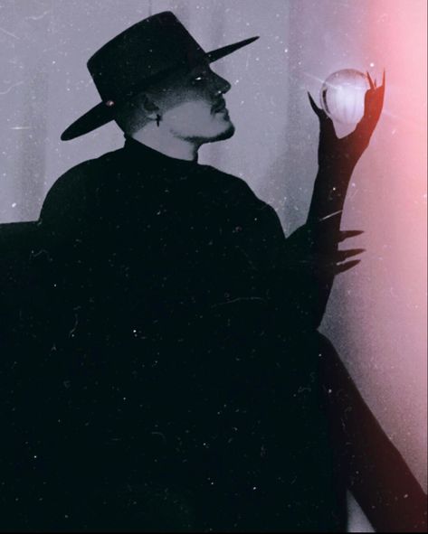 Male Witch Costume, Male Witch Aesthetic, Horror Moodboard, Witch Men, Witchy Photos, Male Witches, Witch Aesthetic Fashion, Pole Studio, Goth Cowboy