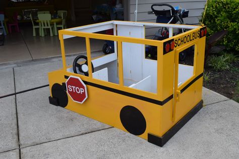 Cardboard Bus, School Bus Party, Charlie Brown Party, Kids Stem Activities, Cardboard Box Car, Cardboard Cat House, Yellow School Bus, Cardboard Car, Prince Birthday Party