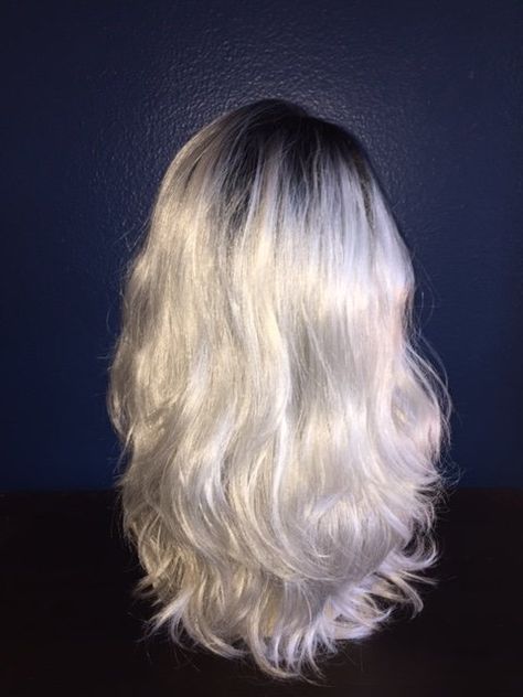 Platinum Blonde Hair Black Roots, Black Roots White Hair, Platinum Blonde Hair With Black Roots, Silver Hair Black Roots, Blond Hair Black Roots, White Hair With Black Roots, Blonde Hair Black Roots, Blonde Hair With Black Roots, Platnum Blonde