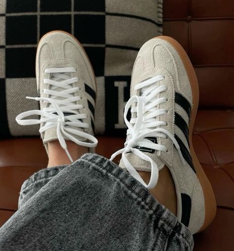 Men's Adidas (men), Trending Tiktok, Handball Spezial, Adidas Shoes Women, Adidas Fashion, Shoe Inspo, Girly Shoes, Mode Ootd, Swag Shoes