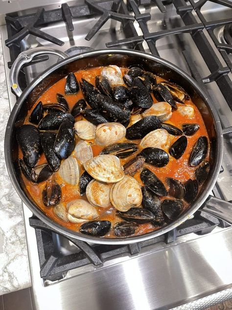 Add clams and mussels to broth then cover with lid until shells open fully Muscles And Clams Recipe, Clams And Mussels Recipes, Mussels And Clams Recipe, Clam Pasta Recipe, Clams And Mussels, Mussels Pasta, Cooking Crab, Clam Pasta, Lobster Recipes Tail