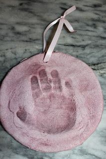 Homemade Plaster For Handprints, Diy Hand Print Mold, Clay Hand Prints Diy, Plaster Hands Ideas, Hand Molds Diy, Plaster Of Paris Crafts, Hand Print Mold, How To Make Plaster, Plaster Hands