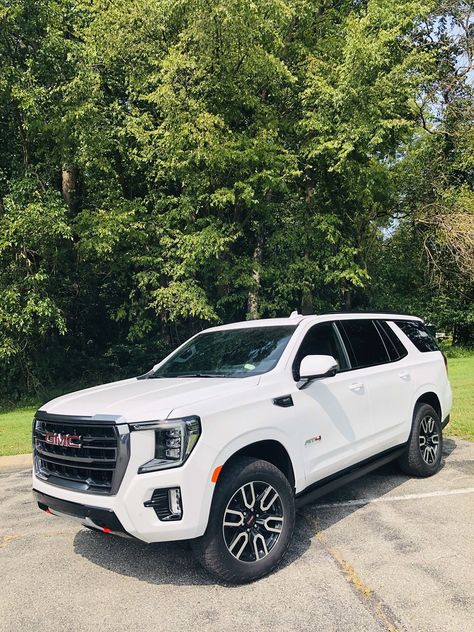 Sporty Suv Vehicles, Gmc At4 Yukon, Suv Family Car, Mom Cars Suv, Cute Mom Cars, White Gmc Yukon, Mom Vehicles, Mom Suv, Gmc Yukon At4