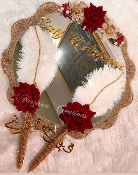 Nikah Mirror Plate, Nikah Pen Ideas, Nikah Pen, Shaadi Decor, Nikkah Nama, Arabic Bridal Mehndi Designs, Mehndi Ideas, Wedding Gift Hampers, Wedding Frame Gift