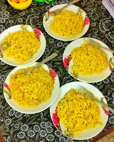 Maggi 😍😍😍 Eating Food Funny, Foodie Instagram, Food Gallery, Kushina Uzumaki, Snapchat Story, Food Drink Photography, Delicacy Food, Indian Street Food, Healthy Sweets Recipes