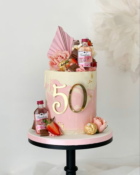 Gin Cake Birthday, Pink Gin Birthday Cake, Gin Cake Design, Gin Cake, 50th Birthday Cake For Women, Cakes For Girls, Cakes Pink, 80 Birthday, Mums Birthday